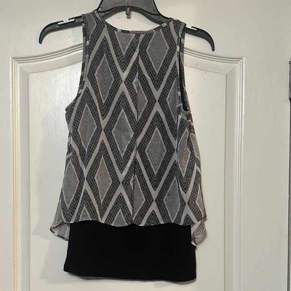 Black and Gray Patterned Women's Top - Picture 3 of 6